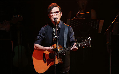 闪亮的日子吉他谱_罗大佑_D调弹唱六线谱_高清图片谱