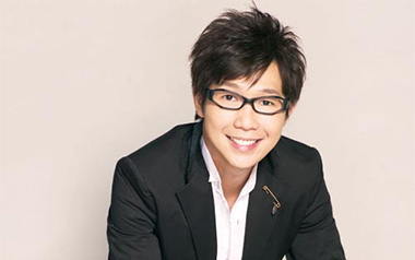 门没锁吉他谱_品冠_G调六线谱_弹唱教学视频