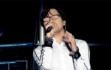 在雨中吉他谱_汪峰_F调原版弹唱六线谱_高清图片谱