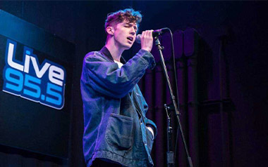 Angel Baby吉他谱_Troye Sivan_C调六线谱_弹唱教学视频
