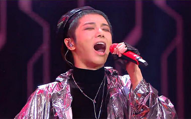 烟火里的尘埃吉他谱_华晨宇/郁欢_C调原版弹唱谱_高清六线谱