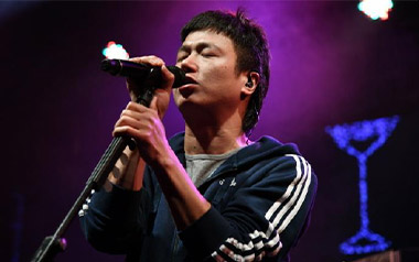 冬妮娅吉他谱_李志_A调原版弹唱六线谱_高清图片谱