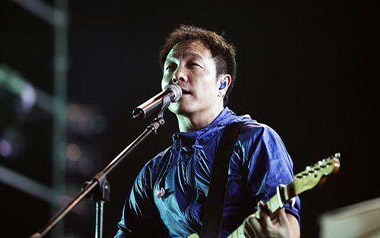 执着吉他谱_许巍_G调原版六线谱_弹唱教学视频