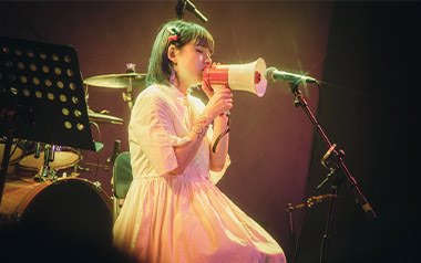 自我介绍吉他谱_曾雪雅_C调原版六线谱_弹唱教学视频