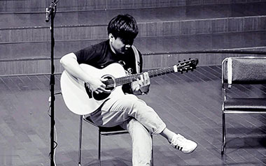 忆指弹吉他谱_陈亮_简单版指弹六线谱_吉他独奏谱