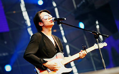 男孩别哭吉他谱_海龟先生_G调原版弹唱六线谱_高清图片谱