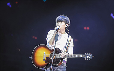 程艾影吉他谱_赵雷_C调原版六线谱_弹唱教学视频