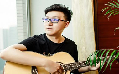 最美的瞬间吉他谱_真瑞_C调原版六线谱_弹唱教学视频