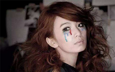 魔鬼中的天使吉他谱_田馥甄_C调原版弹唱六线谱_高清图片谱