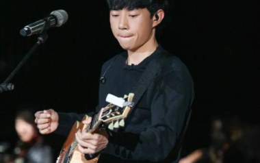 小树吉他谱_赵雷_C调扫弦版弹唱六线谱_高清图片谱