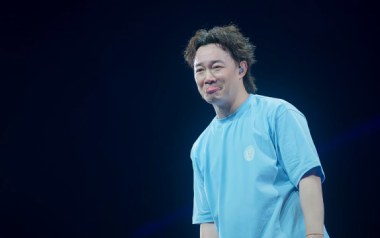 全世界失眠吉他谱_陈奕迅_D调原版弹唱六线谱_高清图片谱