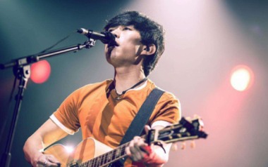 人家吉他谱_赵雷_C调原版六线谱_弹唱教学视频