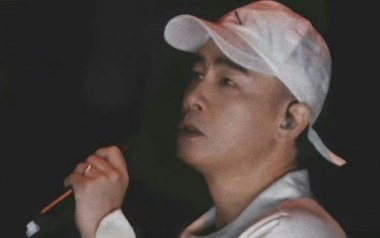 友情岁月吉他谱_陈小春_D调原版弹唱六线谱_高清图片谱