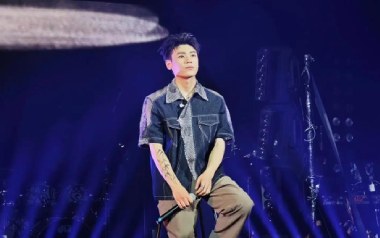 四块五吉他谱_隔壁老樊_C调原版六线谱_四块五弹唱教学视频