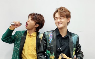 沙漠骆驼吉他谱_展展与罗罗_C调扫弦版弹唱谱_高清六线谱