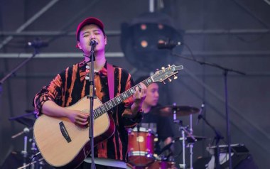 孤鸟的歌吉他谱_马頔_E调原版弹唱六线谱_高清图片谱