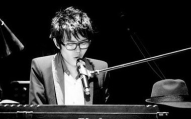 歌手与模特儿吉他谱_方大同_G调扫弦版弹唱六线谱_高清图片谱