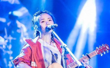 二十岁的某一天吉他谱_花粥_G调弹唱六线谱_高清图片谱