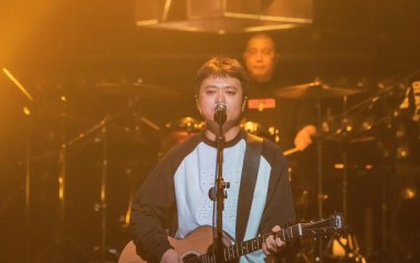 嘿抬头吉他谱_贰佰_C调原版弹唱六线谱_高清图片谱