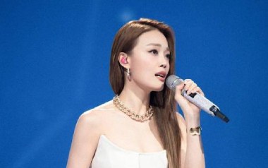 小小吉他谱_容祖儿_C调原版六线谱_弹唱示范视频