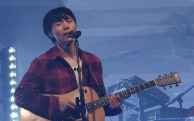 闪光的回忆吉他谱_逃跑计划_C调扫弦版六线谱_弹唱示范视频