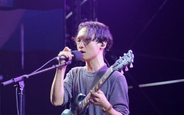 每个眼神都只身荒野吉他谱_郭顶_G调原版弹唱谱_高清六线谱