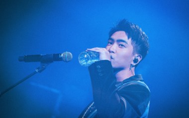 低空飞行吉他谱_沈以诚_C调简单版弹唱六线谱_高清图片谱