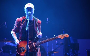 花房姑娘吉他谱_崔健_G调原版六线谱_弹唱教学视频