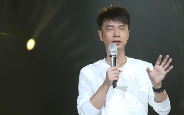 友情岁月吉他谱_李克勤_C调原版六线谱_弹唱教学视频