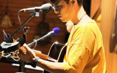 涩吉他谱_纣王老胡_《涩》C调原版六线谱_弹唱教学视频