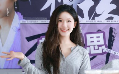 只想把你偷偷藏好吉他谱_赵露思_G调弹唱六线谱_高清图片谱