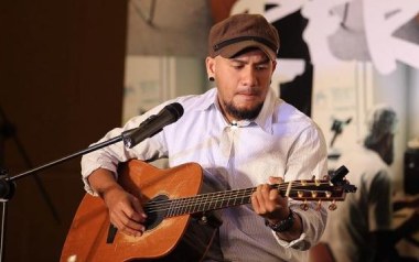 秘密吉他谱_张震岳_C调弹唱六线谱_高清图片谱