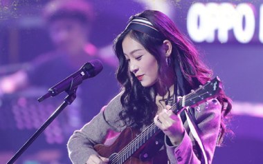 Loving Strangers吉他谱_谭秋娟_C调原版六线谱_弹唱教学视频