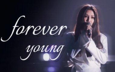 Forever Young吉他谱_艾怡良_C调原版六线谱_弹唱教学视频