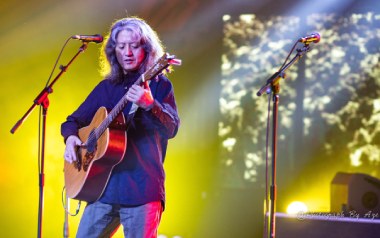 眼望着北方吉他谱_野孩子乐队_C调原版弹唱六线谱_高清图片谱