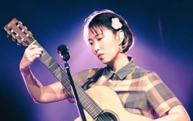 三个人的晚餐吉他谱_王若琳/黄韵玲_C调弹唱谱_高清六线谱