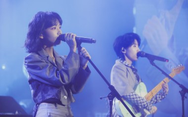 初恋的朦胧诗吉他谱_房东的猫_C调拍弦版弹唱谱_高清六线谱