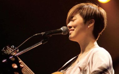 Fly吉他谱_岑宁儿_C调原版弹唱六线谱_高清图片谱
