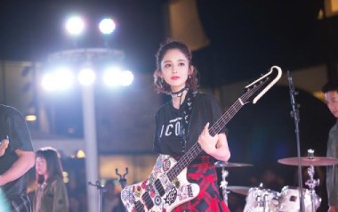 丁建国写的歌吉他谱_缝纫机乐队_C调原版弹唱谱_高清六线谱