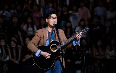 那些女孩教我的事吉他谱_品冠_C调原版弹唱六线谱_高清图片谱