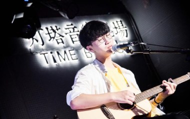 艺术家吉他谱_徐秉龙_G调原版弹唱六线谱_高清图片谱