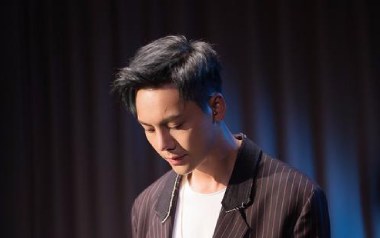 清醒梦境吉他谱_陈伟霆_C调扫弦版弹唱六线谱_高清图片谱
