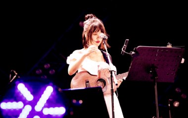 我从崖边跌落吉他谱_谢春花_C调扫弦版弹唱谱_高清六线谱