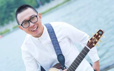 孙大剩吉他谱_白亮/赵静_C调原版六线谱_弹唱教学视频