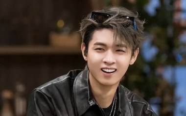 是云白吉他谱_秦霄贤_G调原版弹唱六线谱_高清图片谱