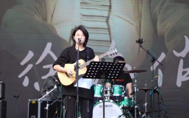 那年十七吉他谱_徐海俏_G调扫弦版弹唱六线谱_高清图片谱